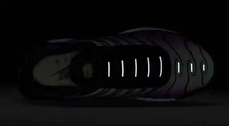 Nike-Air-Max-Plus-FN3485-001-Release-Date-6.webp