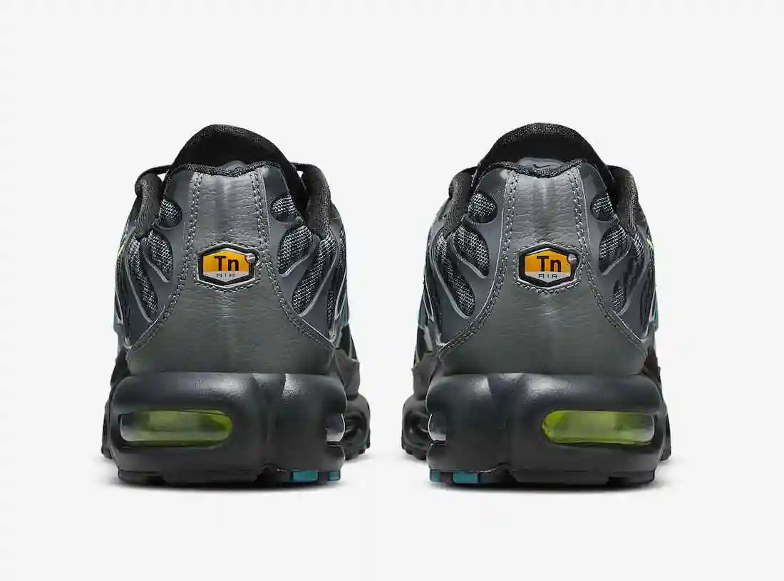 Nike-Air-Max-Plus-DJ6896-070-Release-Date-5.webp