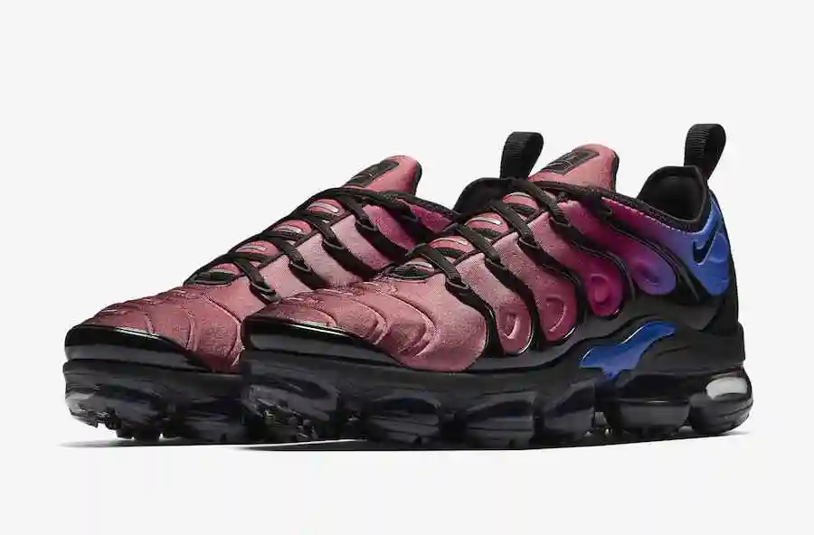 nike-air-vapormax-plus-hyper-violet-ao4550-001-release-date-4.webp