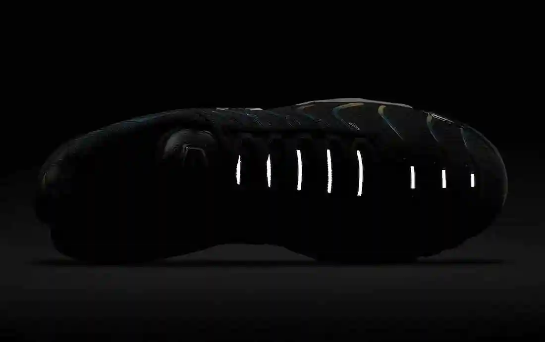 Nike-Air-Max-Plus-DH4776-001-Release-Date-6.webp
