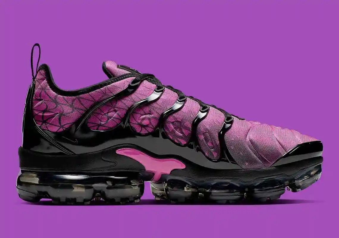 nike-vapormax-plus-924453_603-4.webp