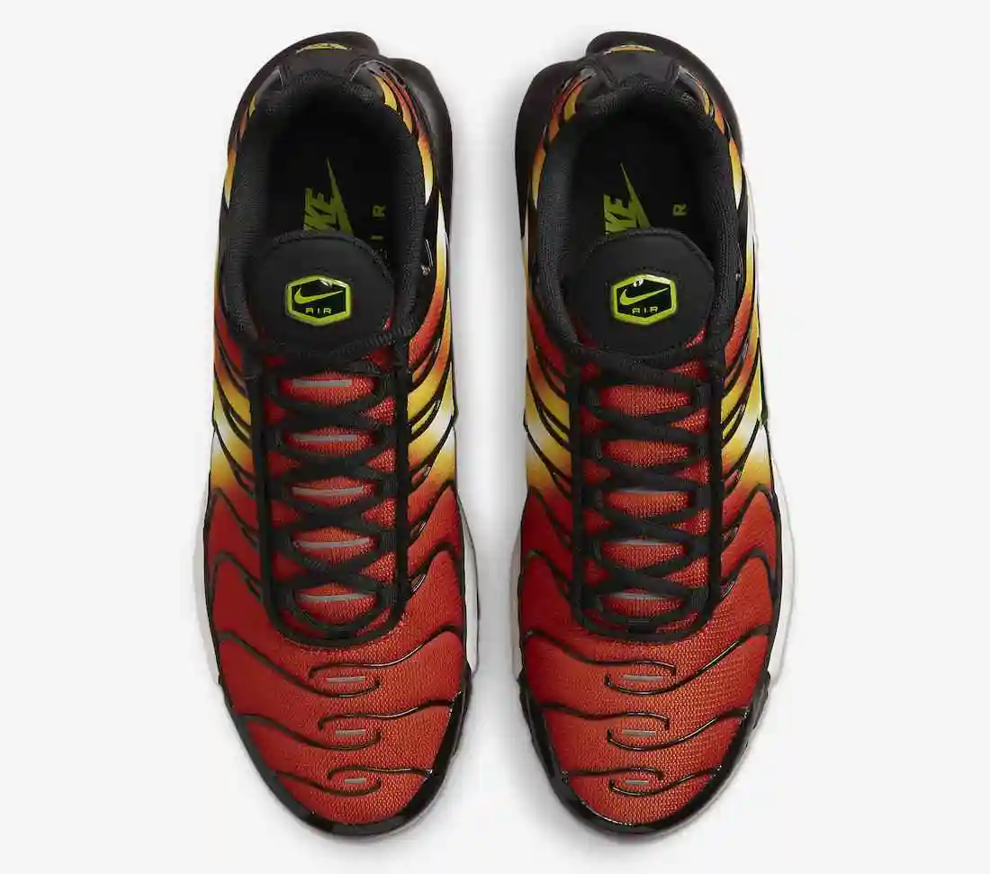 Nike-Air-Max-Plus-Sunset-Gradient-DR8581-800-Release-Date-3.webp