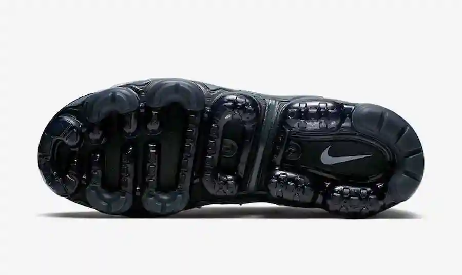 Nike-Air-VaporMax-Plus-Wolf-Grey-Dark-Grey-Release-Date-1.webp