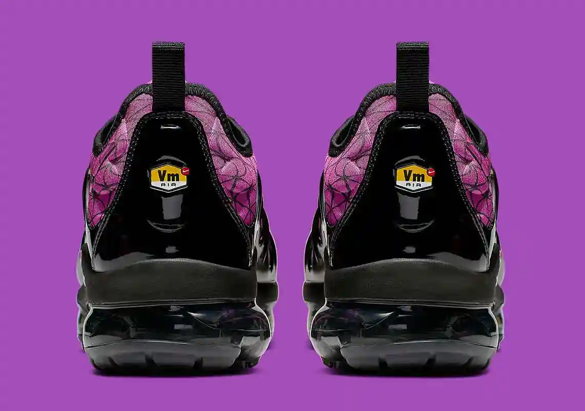 nike-vapormax-plus-924453_603-1.webp