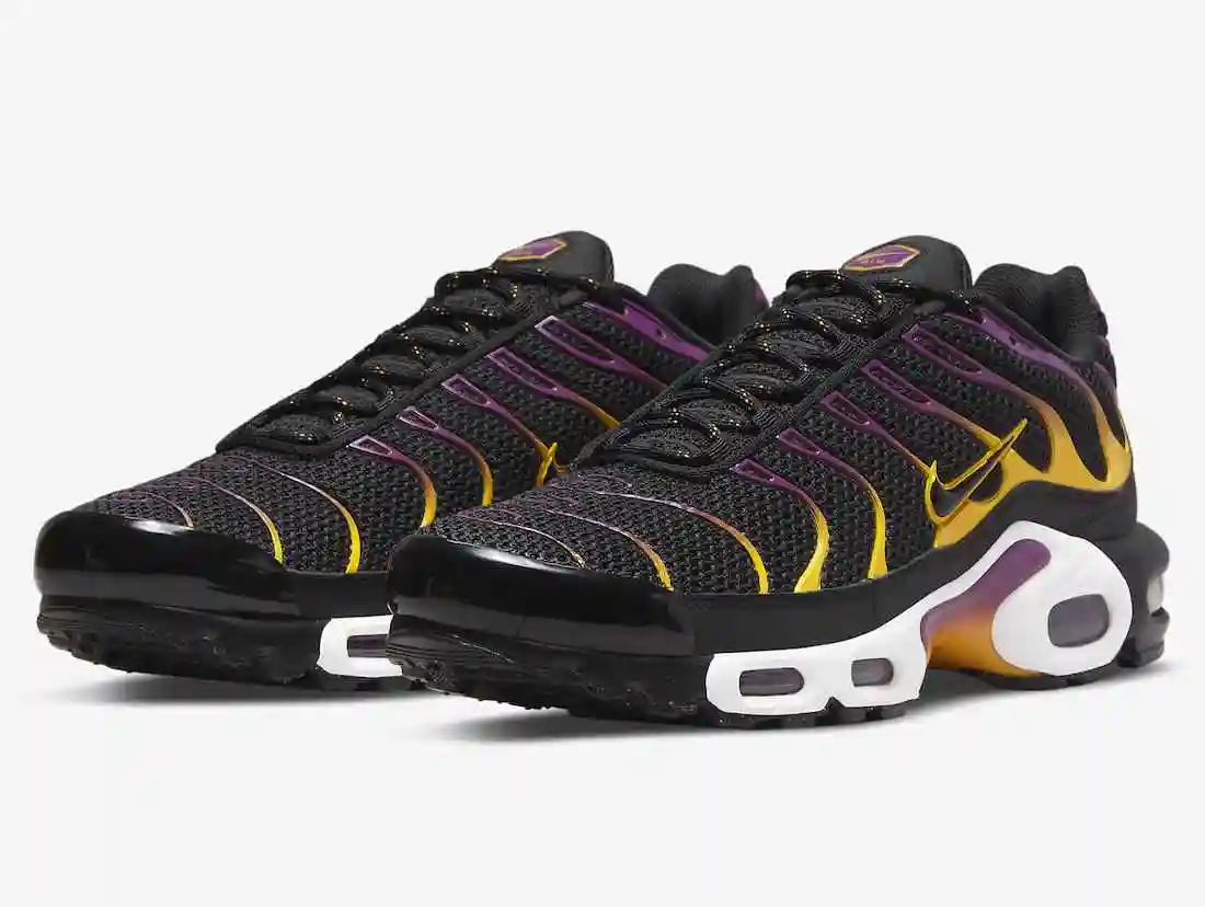 Nike-Air-Max-Plus-DX2663-001-Release-Date-4.webp