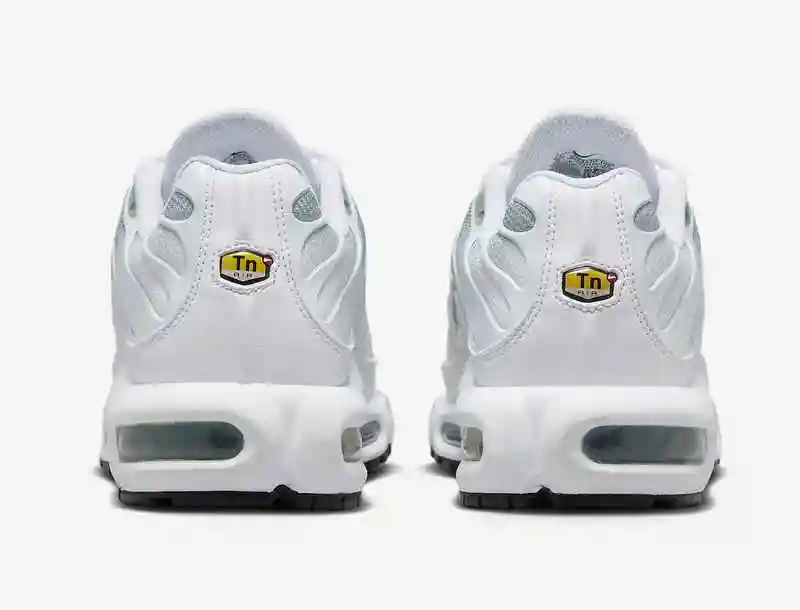 Nike-Air-Max-Plus-White-Mica-Green-DZ3670-100-Release-Date-5.webp
