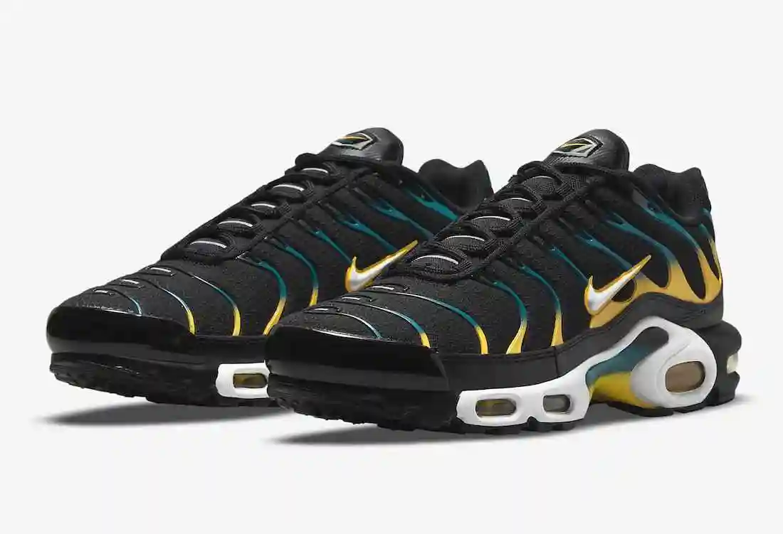 Nike-Air-Max-Plus-DH4776-001-Release-Date-4.webp