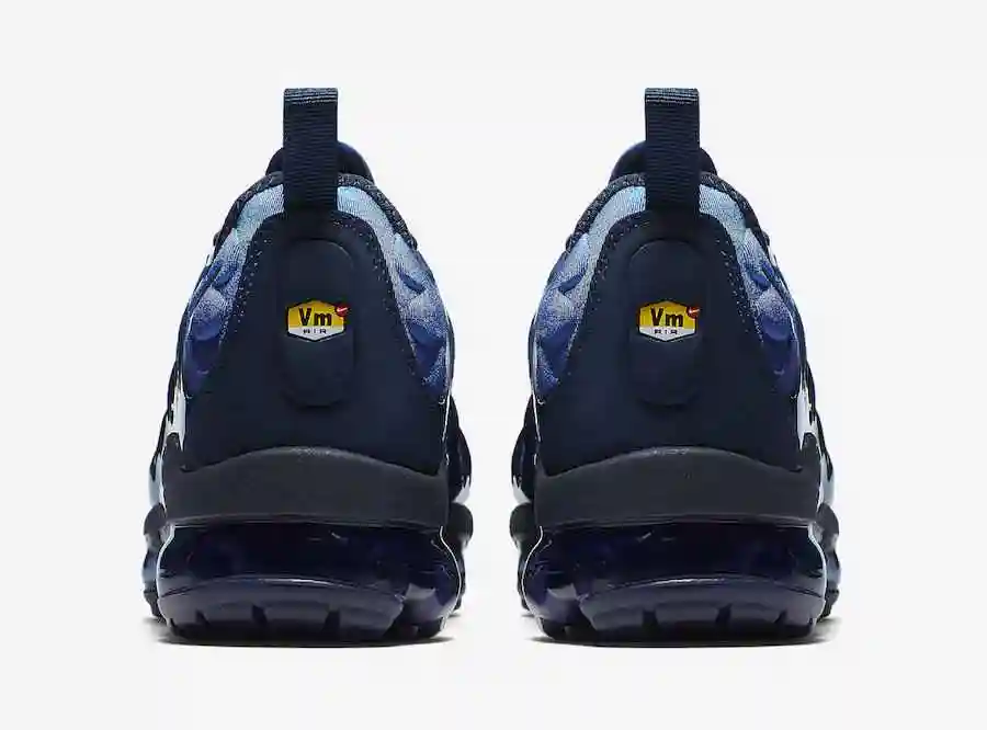 nike-air-vapormax-plus-photo-blue-924453-401-release-date-5.webp