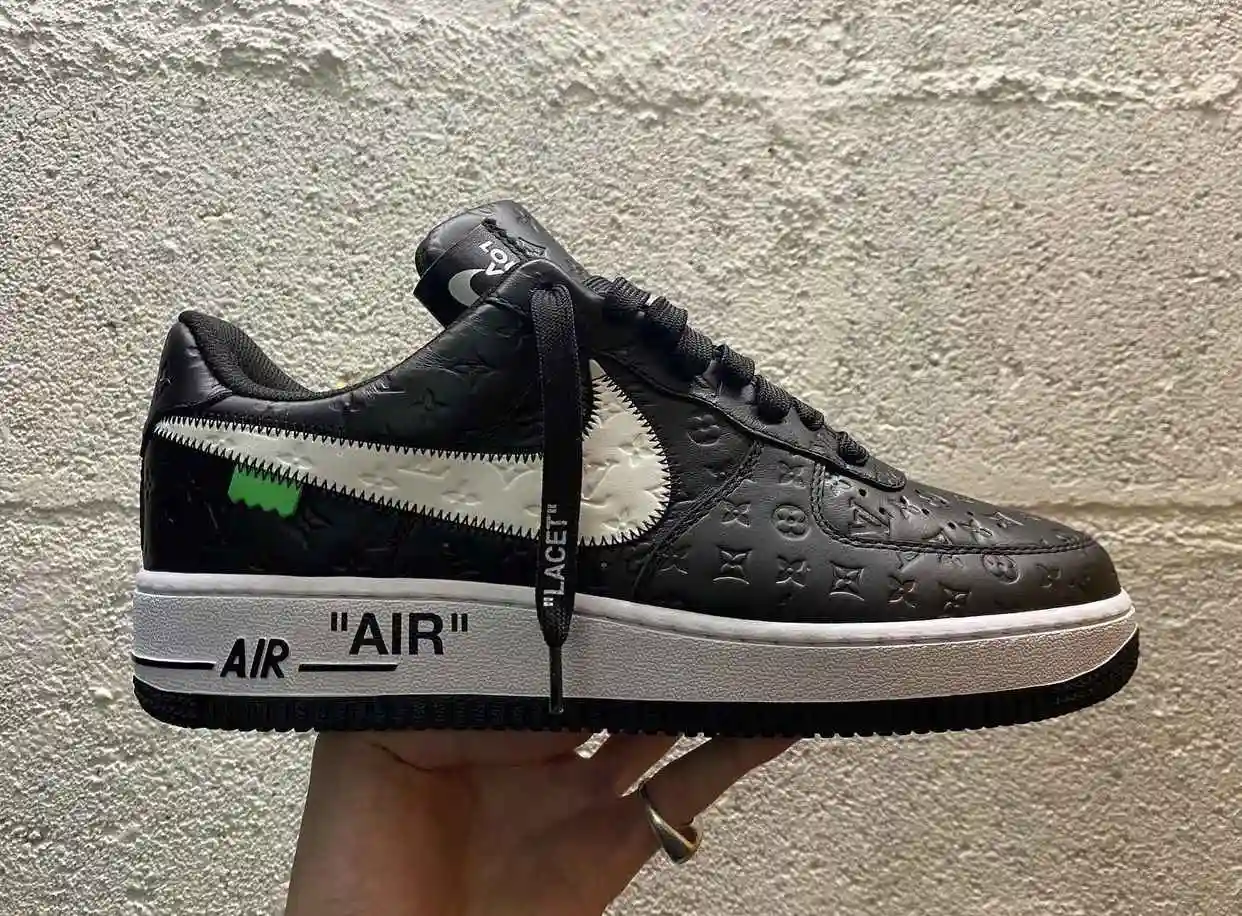Louis-Vuitton-Nike-Air-Force-1-Black.webp
