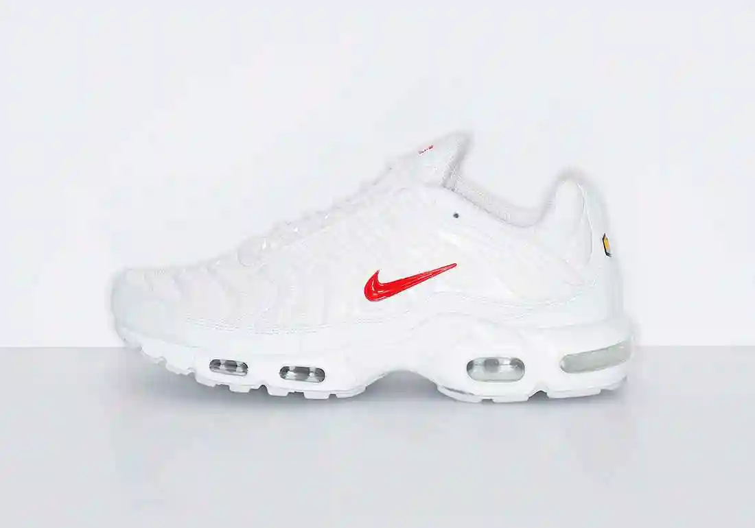Supreme-Nike-Air-Max-Plus-White-Red-Release-Date-1.webp