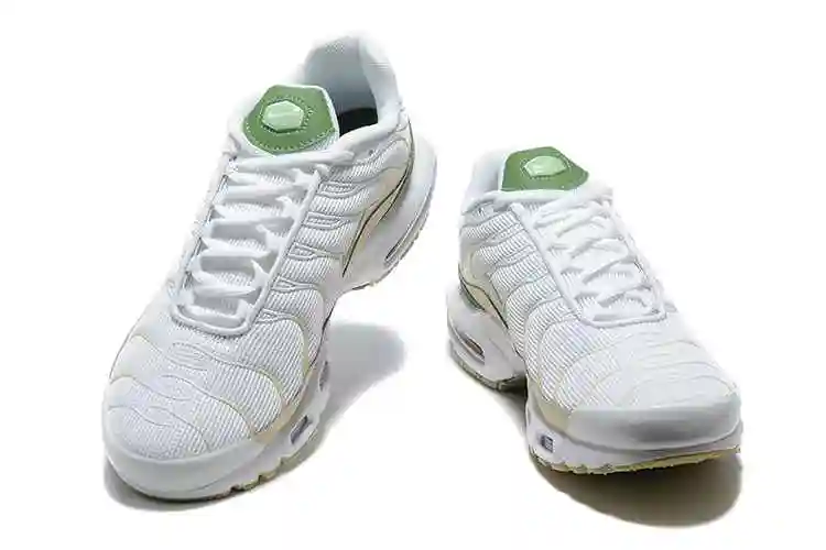 Nike-Air-Max-Plus-White-Olive-DX8954-001-Release-Date-4 40-46 (3).webp