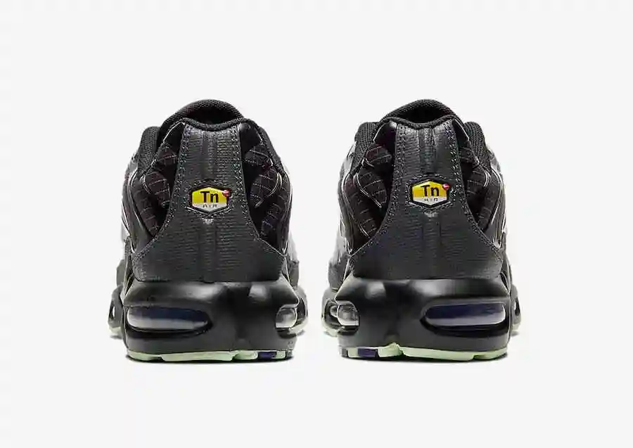 Nike-Air-Max-Plus-Green-Glow-CT1619-001-Release-Date-5.webp