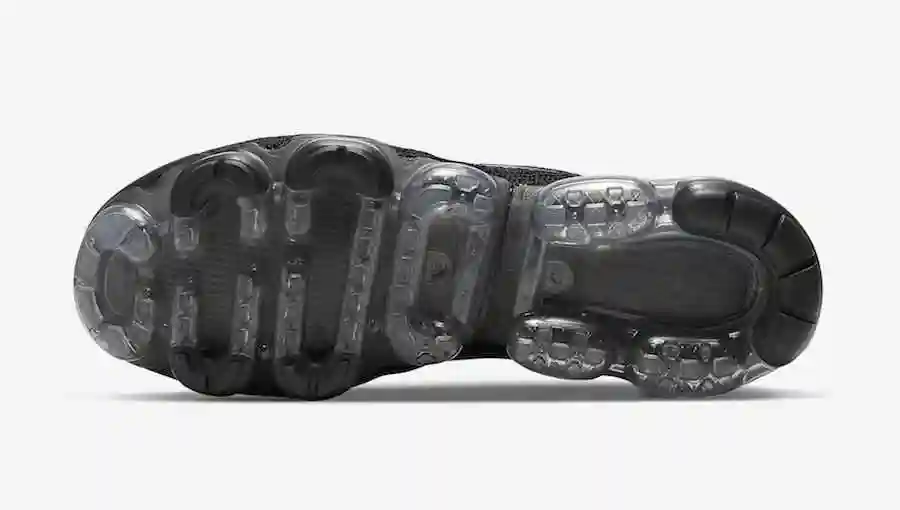 Nike-Air-VaporMax-3.0-Black-Total-Orange-CU1926-001-Release-Date-1.webp