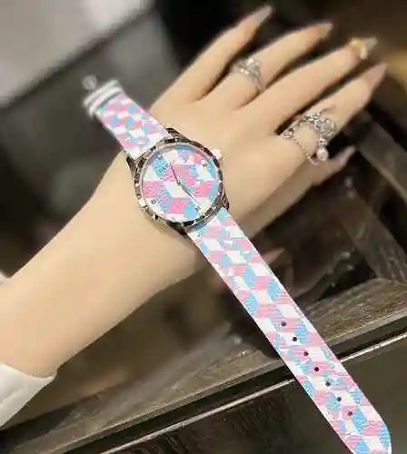 Pedido original, nuevo reloj GUCCI Gucci personalizado para mujer, combinado con movimiento mecánico