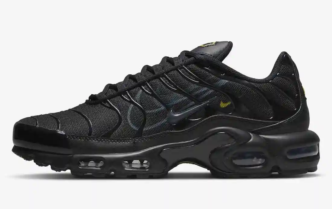Nike-Air-Max-Plus-Triple-Black-DX2652-001-Release-Date.webp