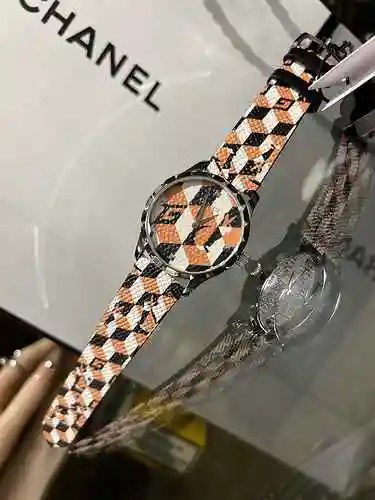 Pedido original, nuevo reloj GUCCI Gucci personalizado para mujer, combinado con movimiento mecánico