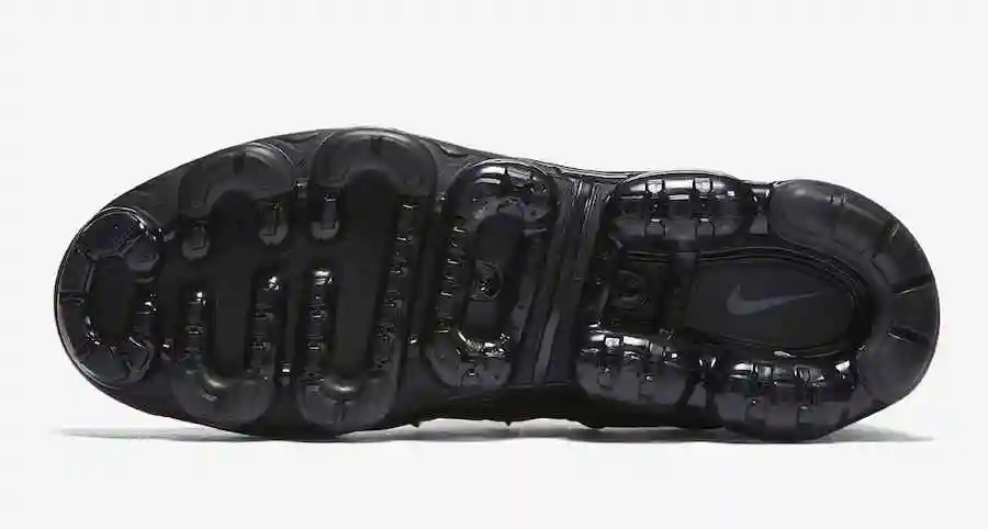 nike-air-vapormax-plus-black-924453-004-1.webp