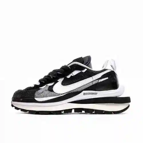 Sacai x Nike Pegasus Vaporly (1)