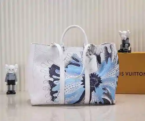 La bolsa de viaje está hecha de material de lona importado, con una bolsa de regalo de entrega de al