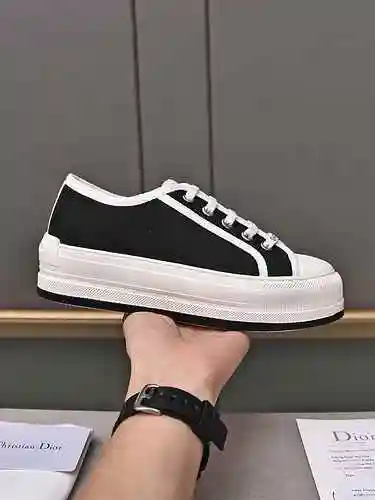 Código de pareja Dior: 0911B50 Talla: Mujer 35-39 (mujer 40 personalizada) Hombre 38-44 (45 personal