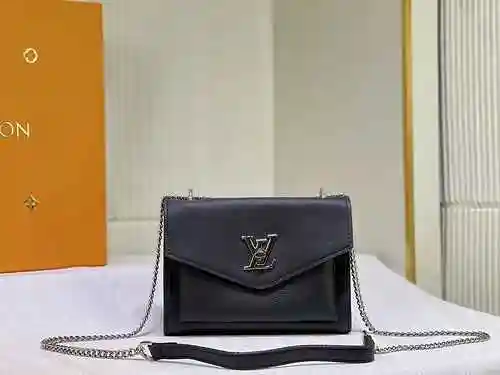 El bolso de cadena está hecho de piel de vaca original importada, con una bolsa de regalo de entrega