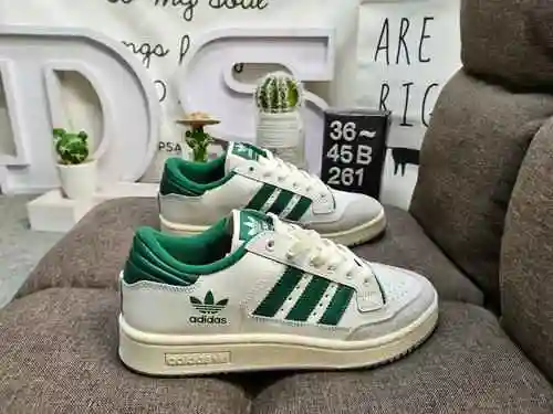 261DAdidas Forum 84 Low low cut versatile trendy casual sneakers. Based on the appearance of vintage