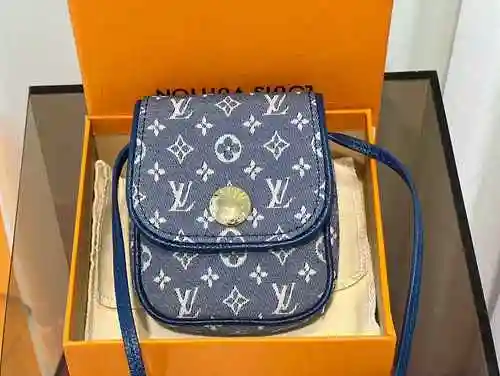 Mini bolso rojo LV hecho de material de lona importado, bolsa de regalo de entrega de alta calidad, 
