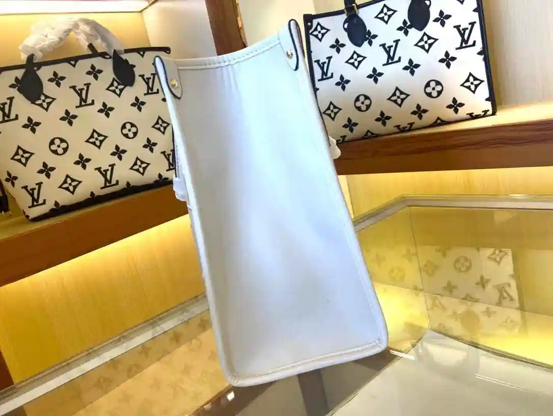 HR002450 (7).webp
