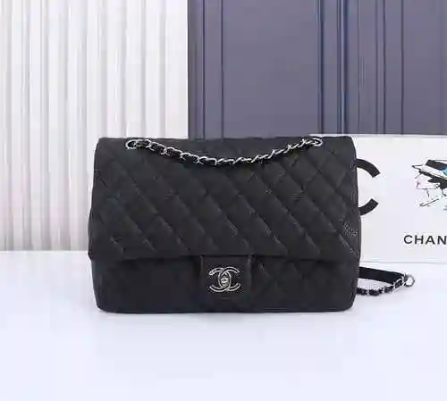 El bolso de cadena está hecho de piel de vaca original importada, con una bolsa de regalo de entrega