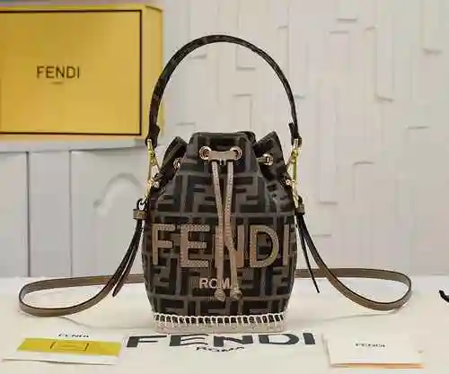FENDI Bolso tipo cubo Fendi hecho de material de lona importado, bolsa de regalo de entrega de alta 
