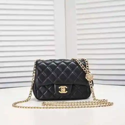 La bolsa de cadena está hecha de piel de oveja original importada, con una bolsa de regalo de entreg