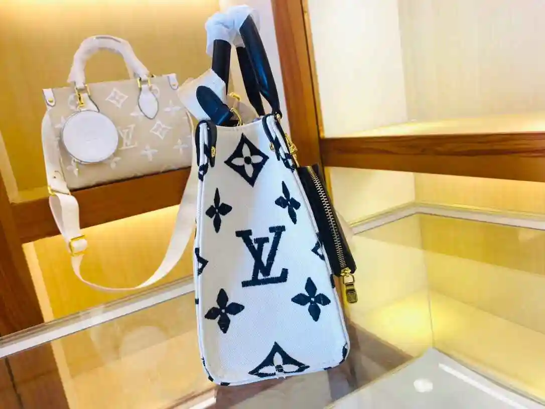 HR002350 (4).webp