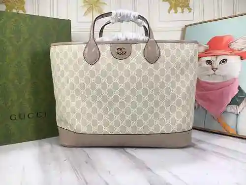 Bolso de hombro GUCCI hecho de material de lona importado, bolsa de regalo de entrega de alta calida