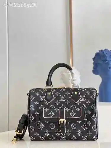 El bolso LV está hecho de cuero original importado de primer nivel y una versión réplica de alta gam