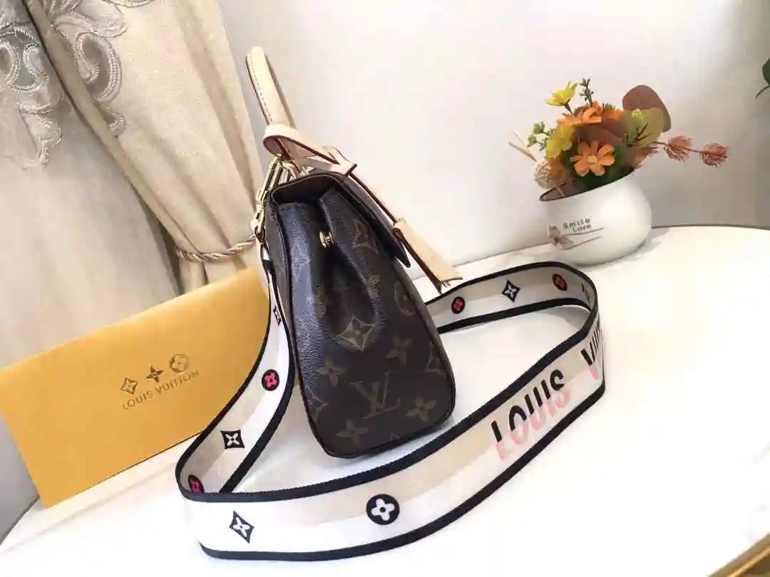 RE002250 (4).webp