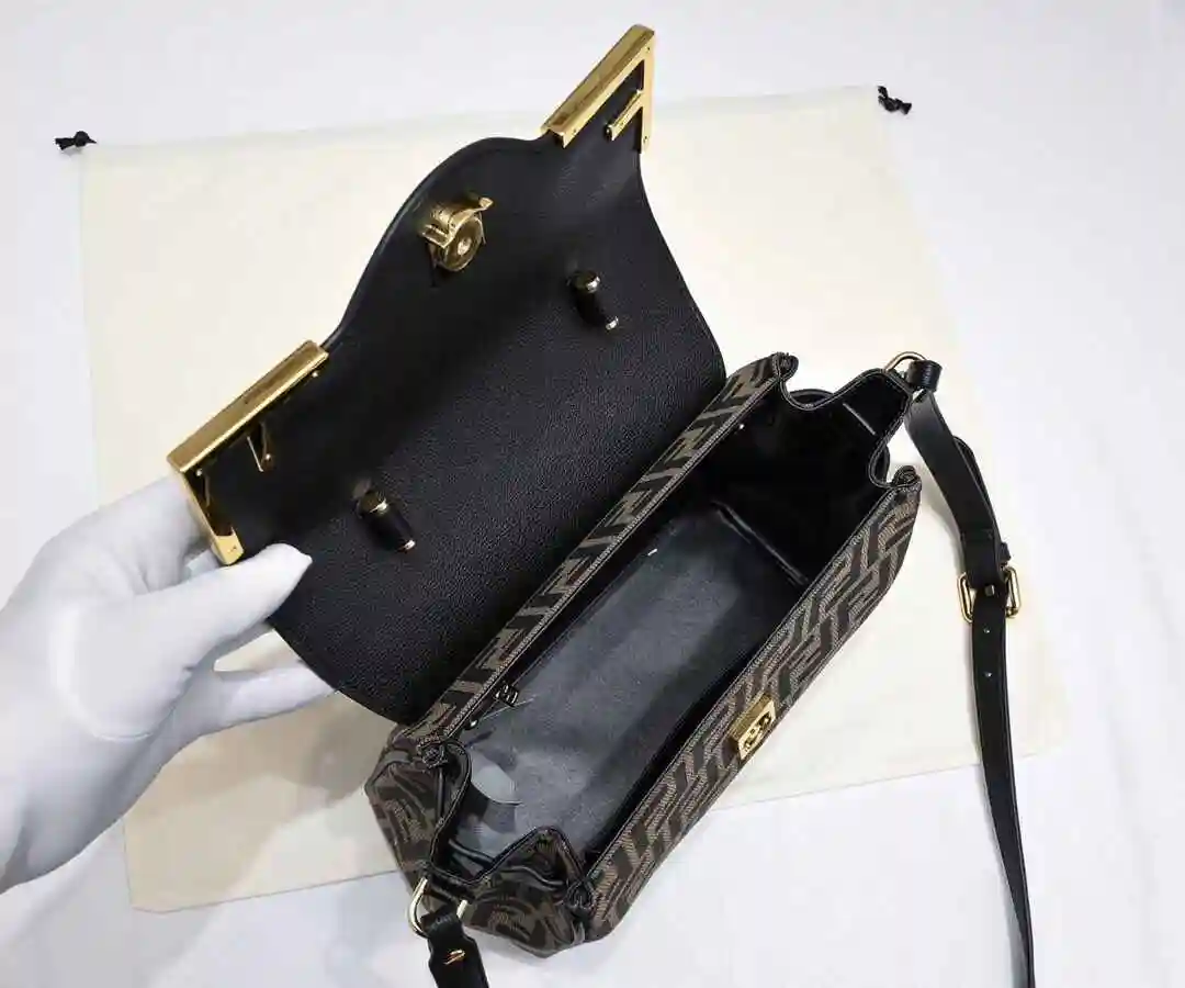 KK03050 (10).webp