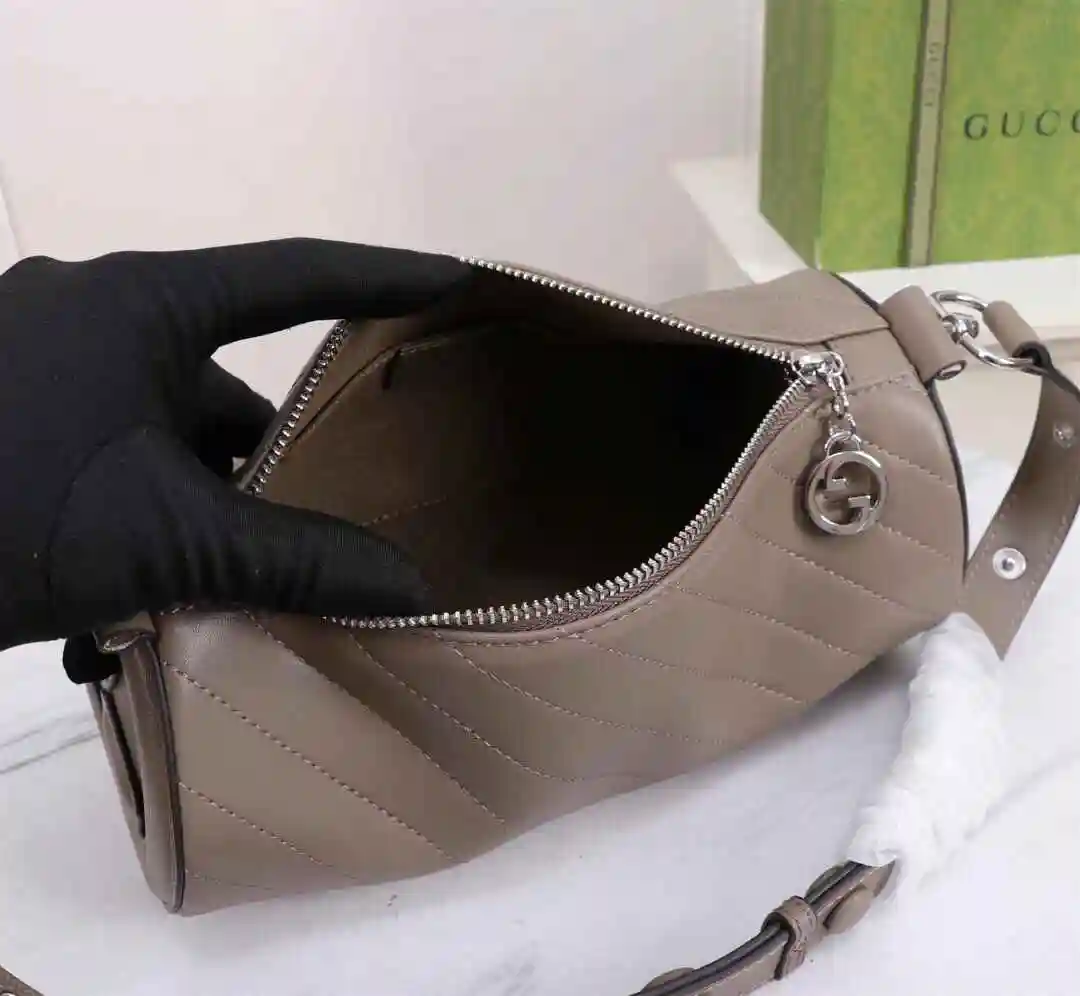 KK01950 (5).webp