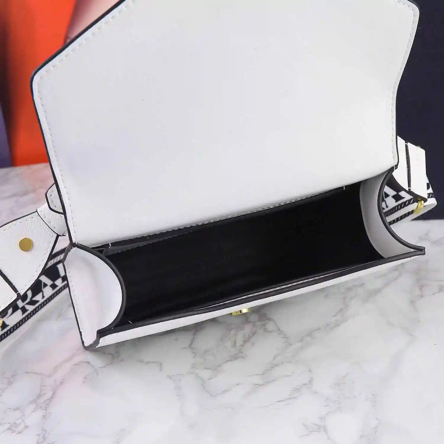 KK02450 (10).webp