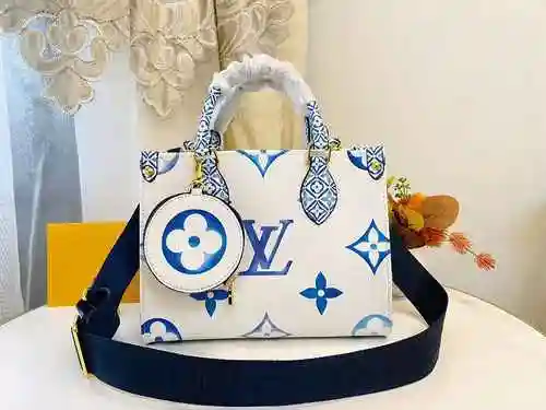 El bolso está hecho de material de lona importado, con una bolsa de regalo de entrega de alta calida