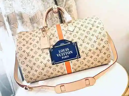La bolsa de viaje está hecha de material de lona importado, con una bolsa de regalo de entrega de al