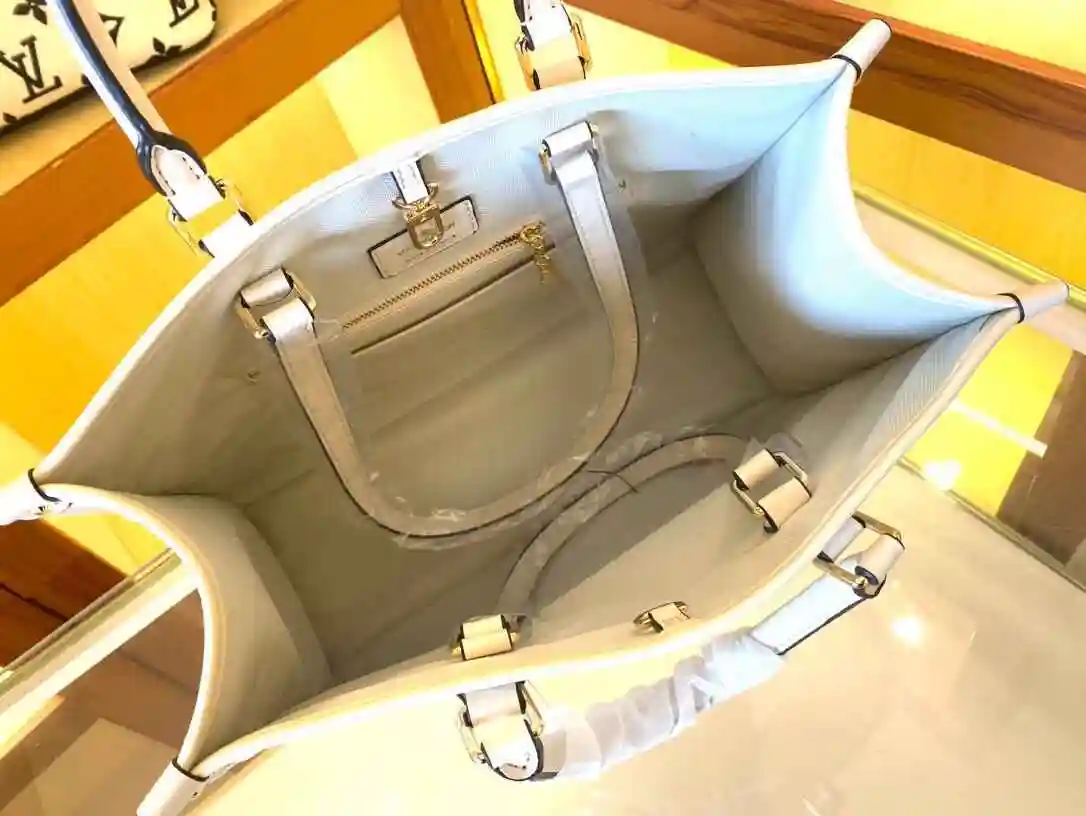 HR002450 (6).webp