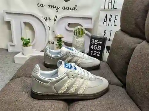 122DWales Bonner X Adidas Samba co branded retro sneakers feature a simple color scheme paired with 