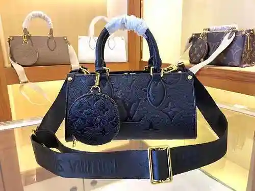 El bolso está hecho de material de lona importado, con una bolsa de regalo de entrega de alta calida