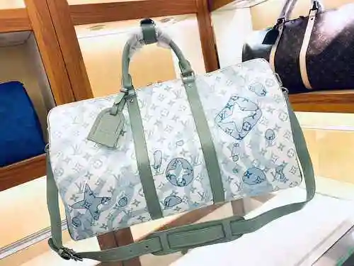 La bolsa de viaje está hecha de material de lona importado, con una bolsa de regalo de entrega de al