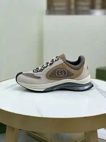 Código de pareja GUCCI: 0916D20 Talla: Mujer 35-40 Hombre 39-44 (38 45 se puede personalizar)