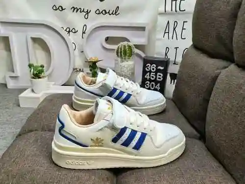 304DAdidas Forum 84 Low low cut versatile trendy casual sports board shoes. Based on the appearance 
