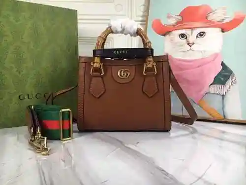 Bolso GUCCI hecho de material de lona importado, bolsa de regalo de entrega de alta calidad, tamaño 