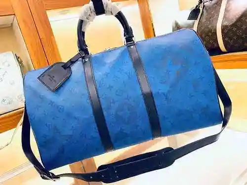 La bolsa de viaje está hecha de material de lona importado, con una bolsa de regalo de entrega de al