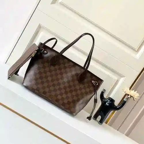 La bolsa para axilas LV está hecha de cuero original importado de primer nivel y una versión réplica