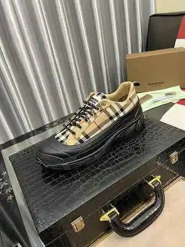 Zapato Burberry Hombre Código: 0918C40 Talla: 39-44